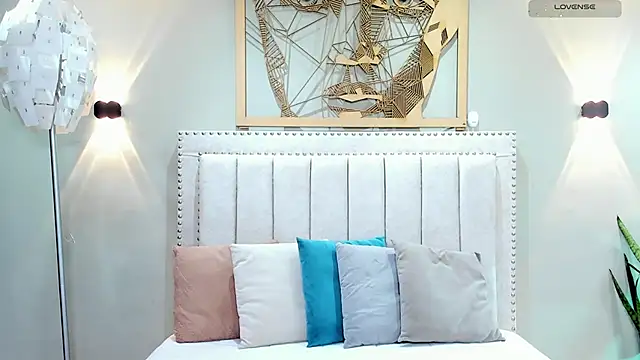 Paula Desousa online show from November 2025 07:34:02 PM