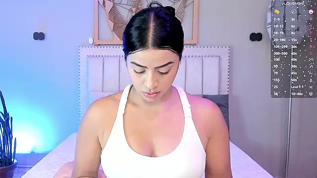 Paula Desousa online show from February 2026 03:35:01 PM