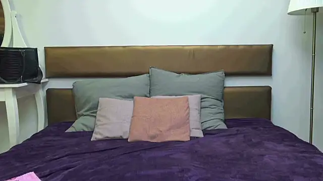 Snapshot of MissYvie chatting on January 2025 09:51:02 AM MissYvie online show from January 2025 09:51:02 AM