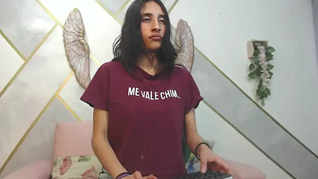 Snapshot of RoxanaCyrano_ chatting on January 2025 10:40:02 PM RoxanaCyrano online show from January 2025 10:40:02 PM