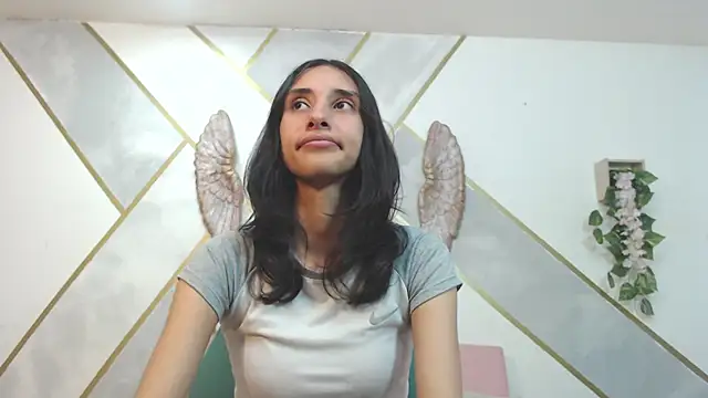 Snapshot of RoxanaCyrano_ chatting on February 2025 06:32:02 PM RoxanaCyrano online show from February 2025 06:32:02 PM