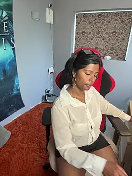 RoseMelanie online show from May 2026 07:02:02 AM