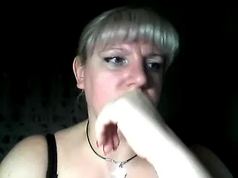 Snapshot of MeilomaWesa chatting on January 2025 03:35:01 PM MeilomaWesa online show from January 2025 03:35:01 PM