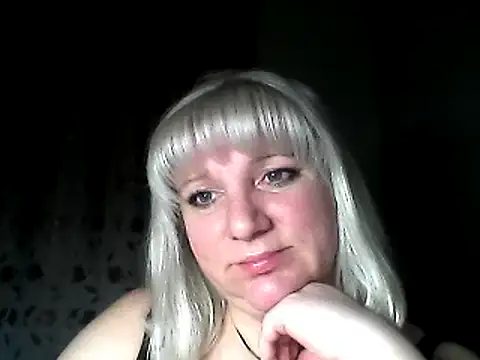 Snapshot of MeilomaWesa chatting on February 2025 08:53:01 PM MeilomaWesa online show from February 2025 08:53:01 PM