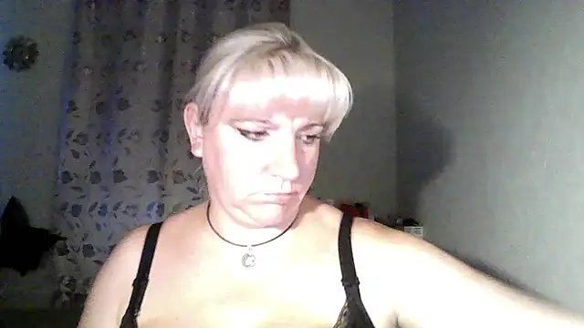 Snapshot of MeilomaWesa chatting on September 2025 03:33:01 PM MeilomaWesa online show from September 2025 03:33:01 PM