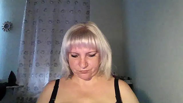 Snapshot of MeilomaWesa chatting on September 2025 07:02:01 AM MeilomaWesa online show from September 2025 07:02:01 AM