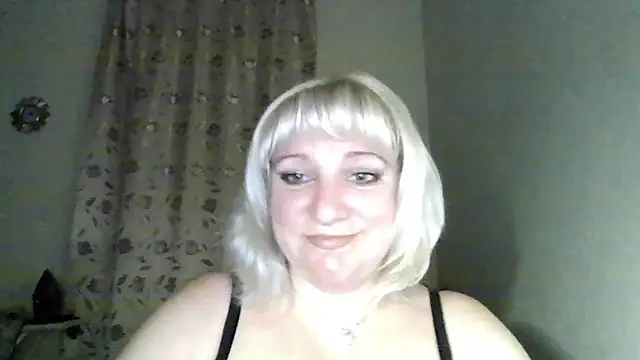 Snapshot of MeilomaWesa chatting on October 2025 09:15:02 PM MeilomaWesa online show from October 2025 09:15:02 PM