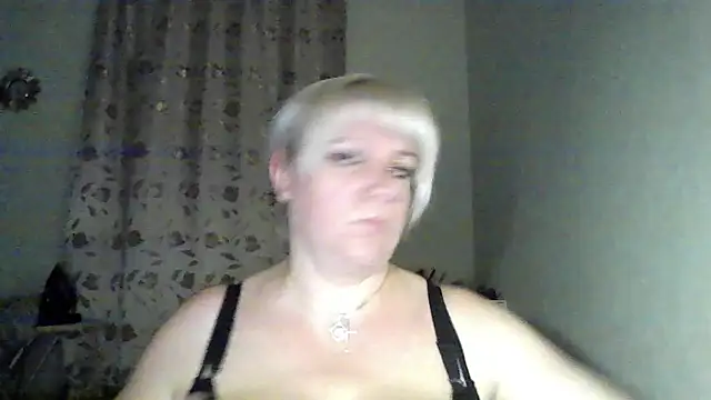 Snapshot of MeilomaWesa chatting on November 2025 02:17:02 PM MeilomaWesa online show from November 2025 02:17:02 PM