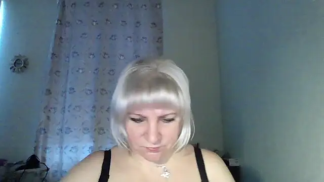 Snapshot of MeilomaWesa chatting on December 2025 06:19:01 AM MeilomaWesa online show from December 2025 06:19:01 AM