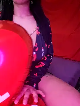 Snapshot of Zeina2024 chatting on February 2025 06:19:01 PM Zeina2024 online show from February 2025 06:19:01 PM