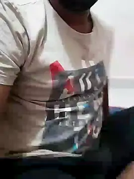 Snapshot of mrshine chatting on November 2025 06:04:02 AM mrshine online show from November 2025 06:04:02 AM