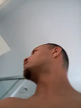 Snapshot of emrehliug12 chatting on February 2026 07:31:02 PM emrehliug12 online show from February 2026 07:31:02 PM