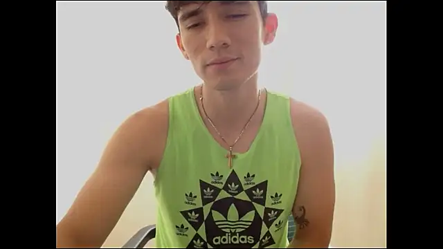 Snapshot of ChicoMaloFfF chatting on December 2025 09:44:02 PM ChicoMaloFfF online show from December 2025 09:44:02 PM