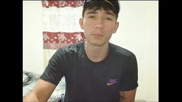 Snapshot of ChicoMaloFfF chatting on February 2026 01:55:01 AM ChicoMaloFfF online show from February 2026 01:55:01 AM