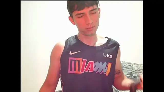 Snapshot of ChicoMaloFfF chatting on February 2026 02:34:02 AM ChicoMaloFfF online show from February 2026 02:34:02 AM