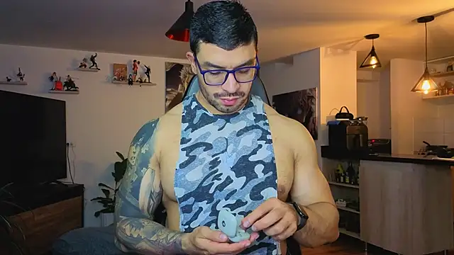 Michael Diamond online show from November 2025 03:28:01 AM