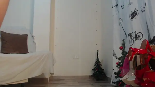 ammarahot7777 online show from December 2025 01:48:02 AM