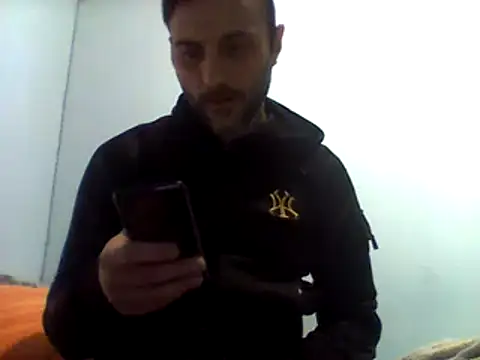 Snapshot of coppiasenzacensura chatting on February 2025 03:26:01 PM coppiasenzacensura online show from February 2025 03:26:01 PM