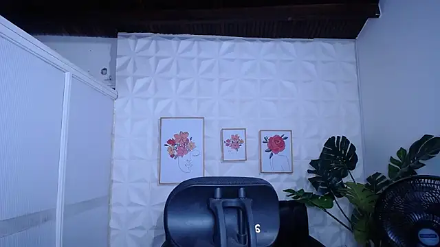 Snapshot of Valentinaa_mature chatting on September 2025 05:34:02 PM Valentinaa mature online show from September 2025 05:34:02 PM