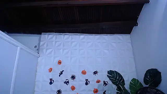 Snapshot of Valentinaa_mature chatting on October 2025 09:44:02 PM Valentinaa mature online show from October 2025 09:44:02 PM