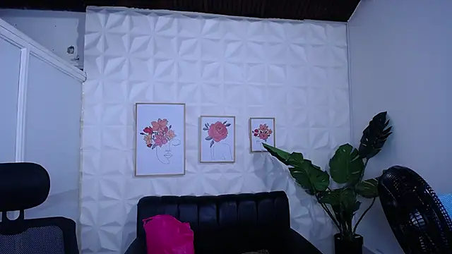 Snapshot of Valentinaa_mature chatting on November 2025 11:03:01 PM Valentinaa mature online show from November 2025 11:03:01 PM