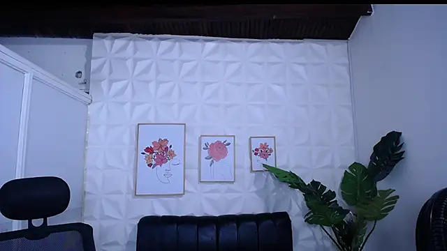 Snapshot of Valentinaa_mature chatting on January 2026 10:34:01 PM Valentinaa mature online show from January 2026 10:34:01 PM