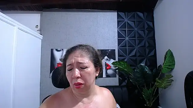 Valentinaa mature online show from May 2026 10:51:01 PM