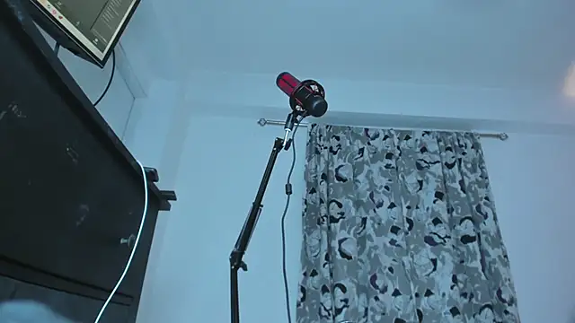 Snapshot of eileen_pinkman chatting on November 2025 02:44:01 AM eileen pinkman online show from November 2025 02:44:01 AM