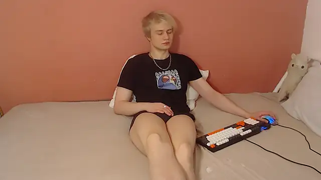 Snapshot of Oliver_sweet_ chatting on May 2026 01:34:02 AM Oliver sweet online show from May 2026 01:34:02 AM