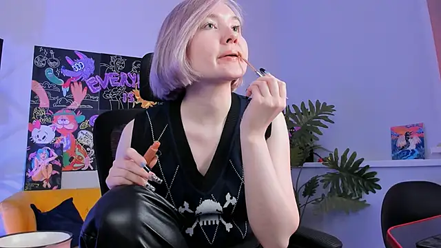 ReiYosimoto online show from February 2025 03:17:02 PM