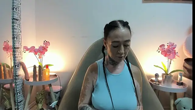 Snapshot of Rayanablackandwhite chatting on September 2025 09:36:02 PM Rayanablackandwhite online show from September 2025 09:36:02 PM