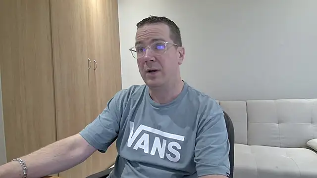 BrettJ81 online show from November 2025 02:17:02 PM