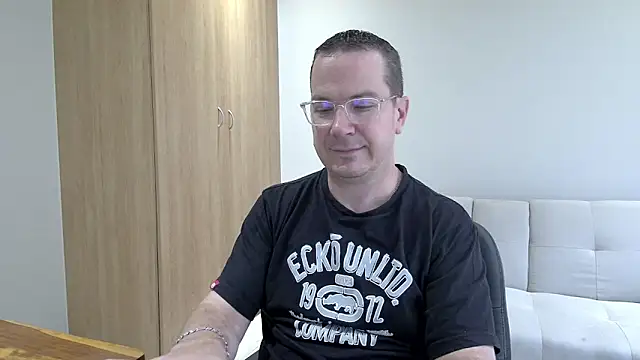 BrettJ81 online show from February 2026 02:27:02 PM