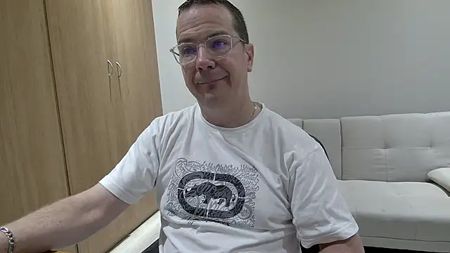 BrettJ81 online show from April 2026 06:27:01 PM