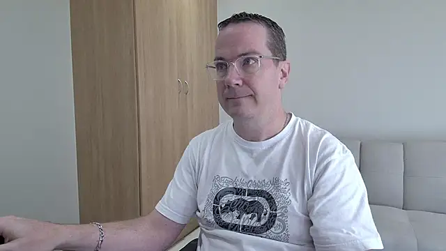 BrettJ81 online show from May 2026 11:53:01 AM