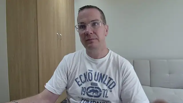 BrettJ81 online show from May 2026 02:04:01 PM