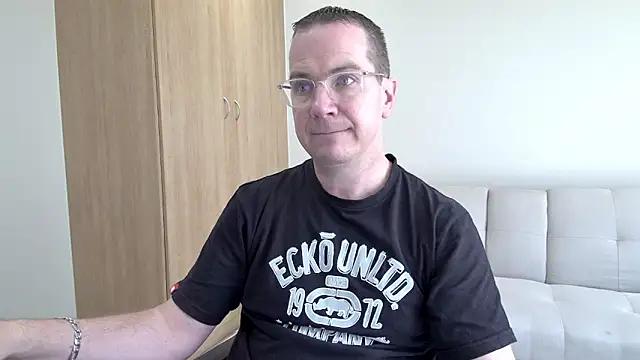 BrettJ81 online show from May 2026 11:29:01 AM