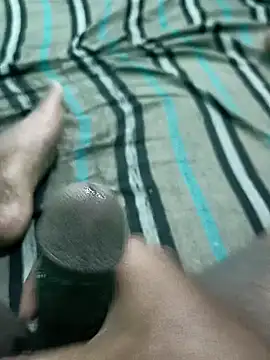 Snapshot of u_wan_me chatting on December 2024 03:03:02 PM u wan me online show from December 2024 03:03:02 PM