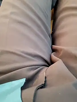 Snapshot of u_wan_me chatting on October 2025 04:12:01 AM u wan me online show from October 2025 04:12:01 AM