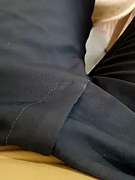 Snapshot of u_wan_me chatting on November 2025 11:43:02 AM u wan me online show from November 2025 11:43:02 AM