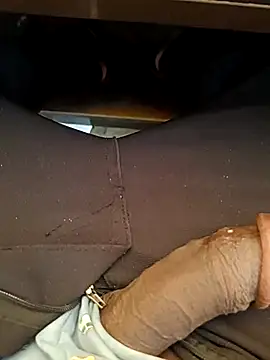 Snapshot of u_wan_me chatting on February 2026 04:27:01 AM u wan me online show from February 2026 04:27:01 AM