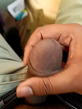 Snapshot of u_wan_me chatting on February 2026 09:57:02 AM u wan me online show from February 2026 09:57:02 AM