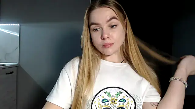 Snapshot of Sunbeam_ chatting on January 2025 09:25:01 PM Sunbeam online show from January 2025 09:25:01 PM