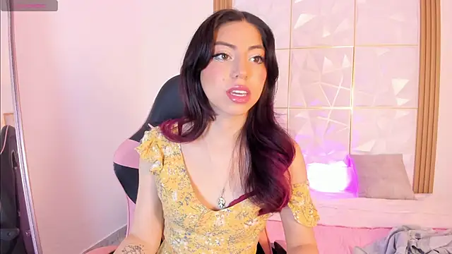 natalie jaensen online show from November 2025 06:32:01 PM