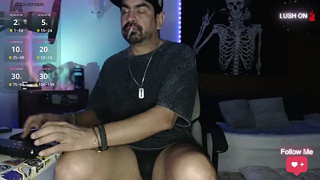 Snapshot of soyelcarlitos_ chatting on September 2025 04:37:02 AM soyelcarlitos online show from September 2025 04:37:02 AM