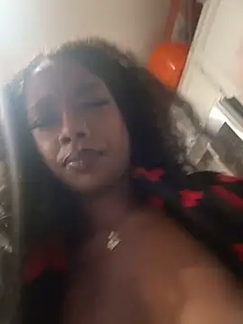 Snapshot of mismialove chatting on April 2026 09:02:01 AM mismialove online show from April 2026 09:02:01 AM