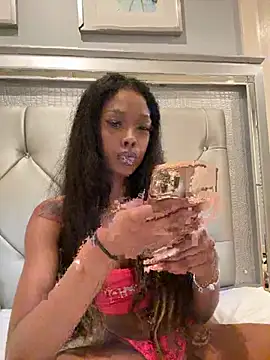 Snapshot of mismialove chatting on May 2026 09:04:01 AM mismialove online show from May 2026 09:04:01 AM