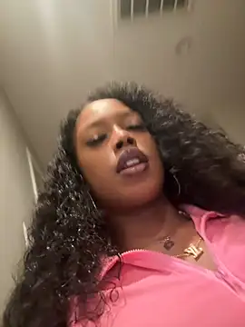 Snapshot of mismialove chatting on May 2026 10:23:01 AM mismialove online show from May 2026 10:23:01 AM