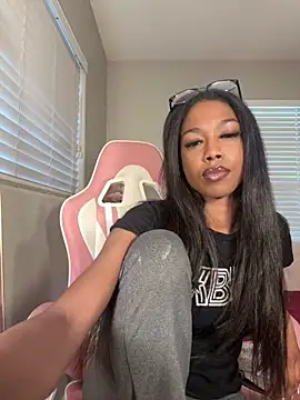 Snapshot of mismialove chatting on June 2026 01:17:02 PM mismialove online show from June 2026 01:17:02 PM