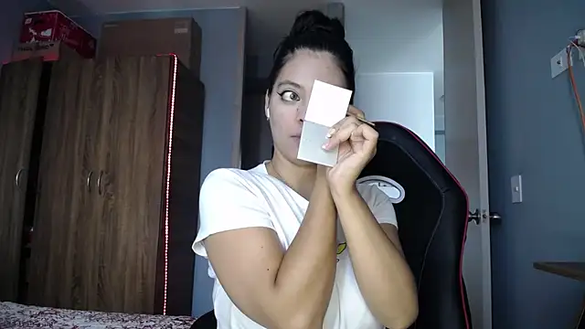 Snapshot of susan_smith18 chatting on December 2025 01:31:02 PM susan smith18 online show from December 2025 01:31:02 PM